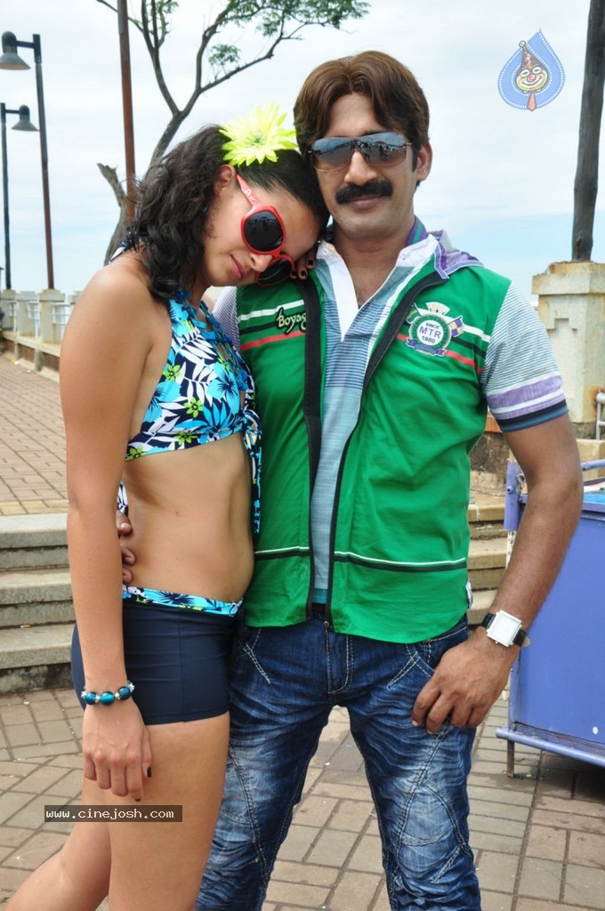Paravai Tamil Movie Spicy Stills - 87 / 100 photos