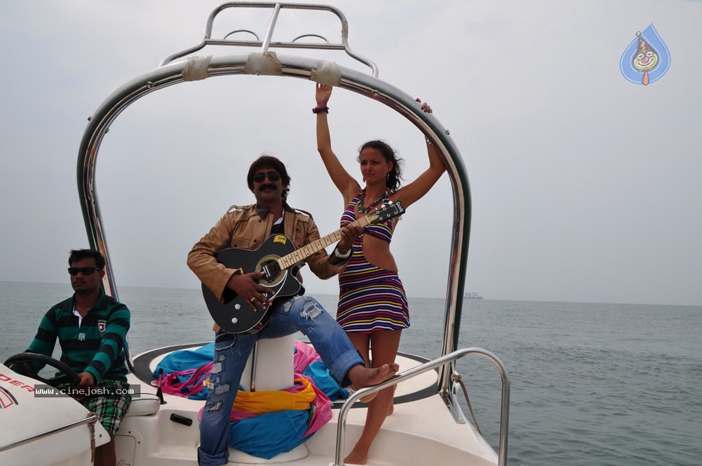 Paravai Tamil Movie Spicy Stills - 88 / 100 photos