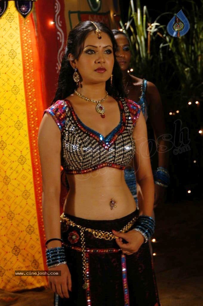 Pooja Bose Spicy Stills - 25 / 74 photos