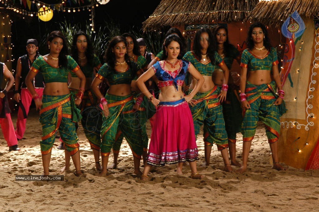 Pooja Bose Spicy Stills - 38 / 74 photos