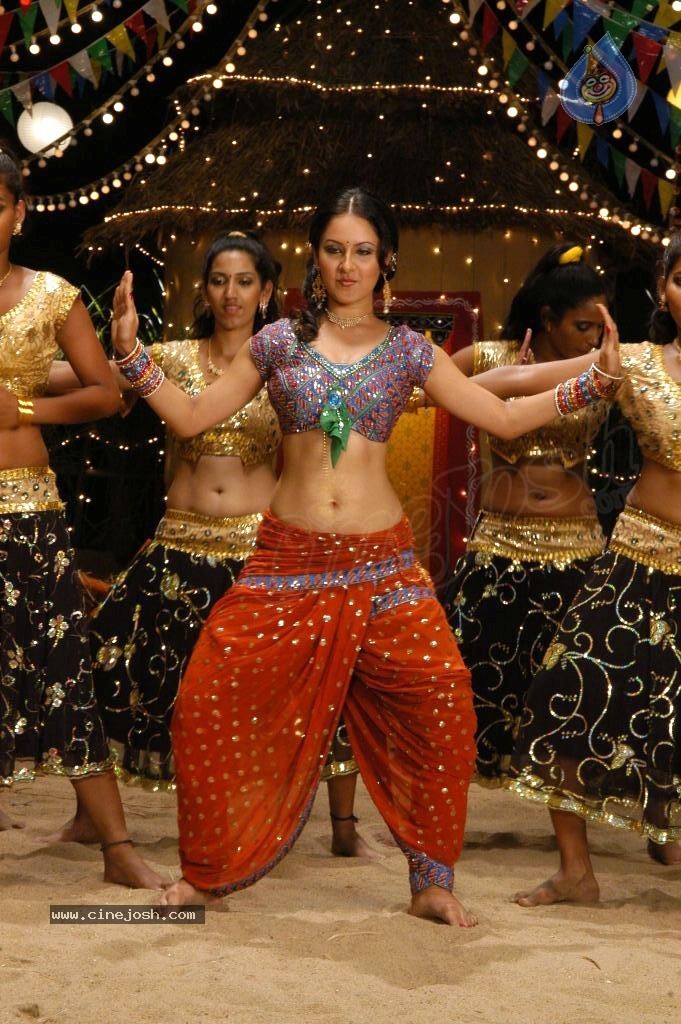 Pooja Bose Spicy Stills - 39 / 74 photos