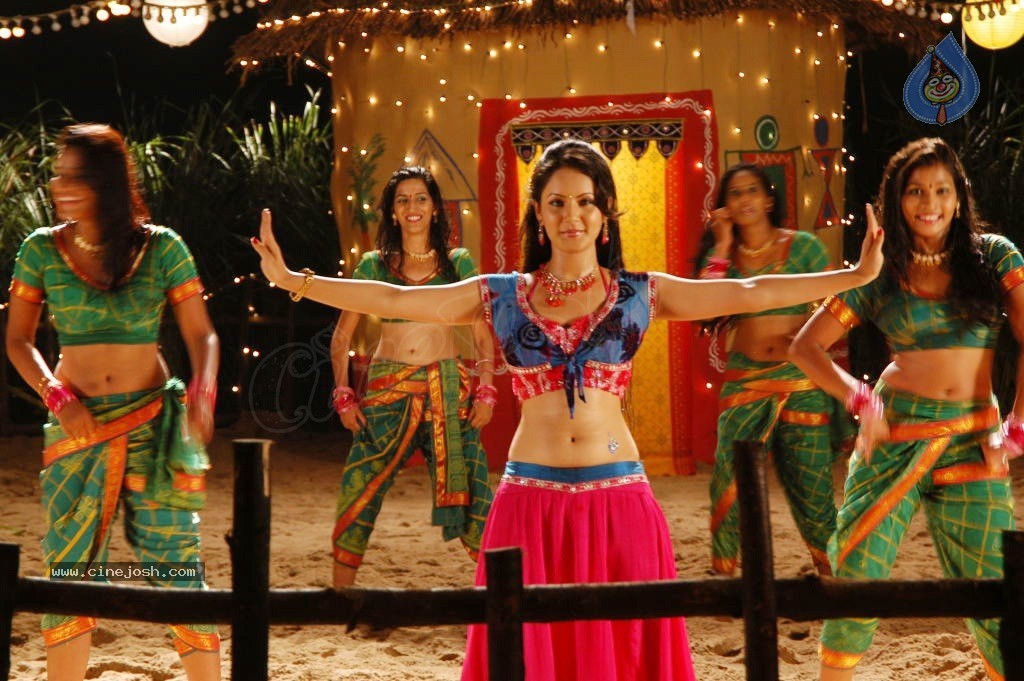 Pooja Bose Spicy Stills - 46 / 74 photos