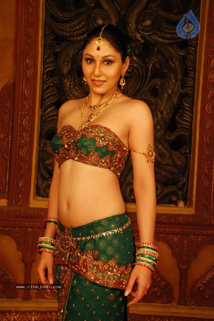 Pooja chopra bikini 2025