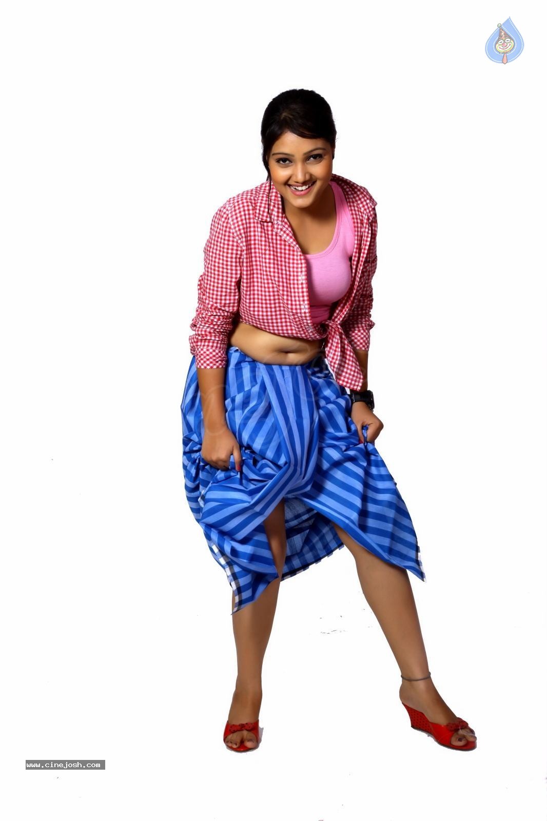 Priyanka Hot Photo Shoot - 28 / 50 photos