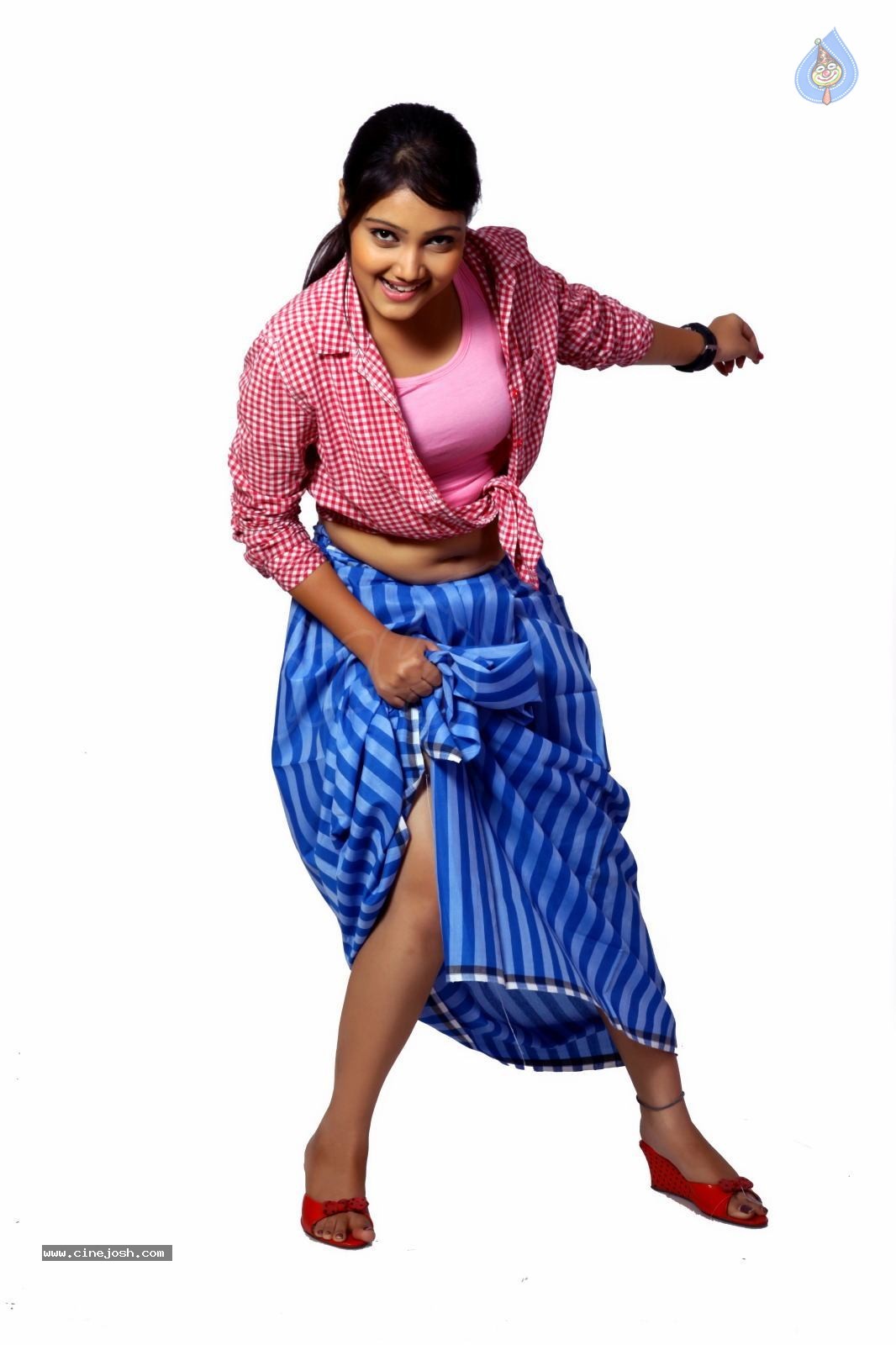 Priyanka Hot Photo Shoot - 35 / 50 photos