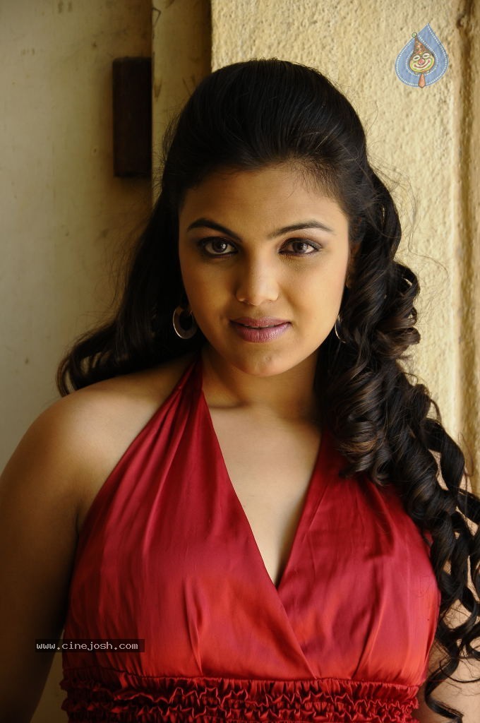 Priyanka Tiwari Hot Stills - 16 / 43 photos