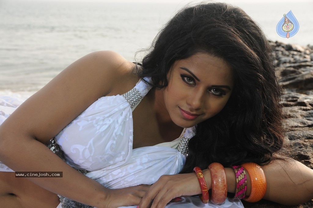 Rachana Mourya New Spicy Stills - 31 / 40 photos