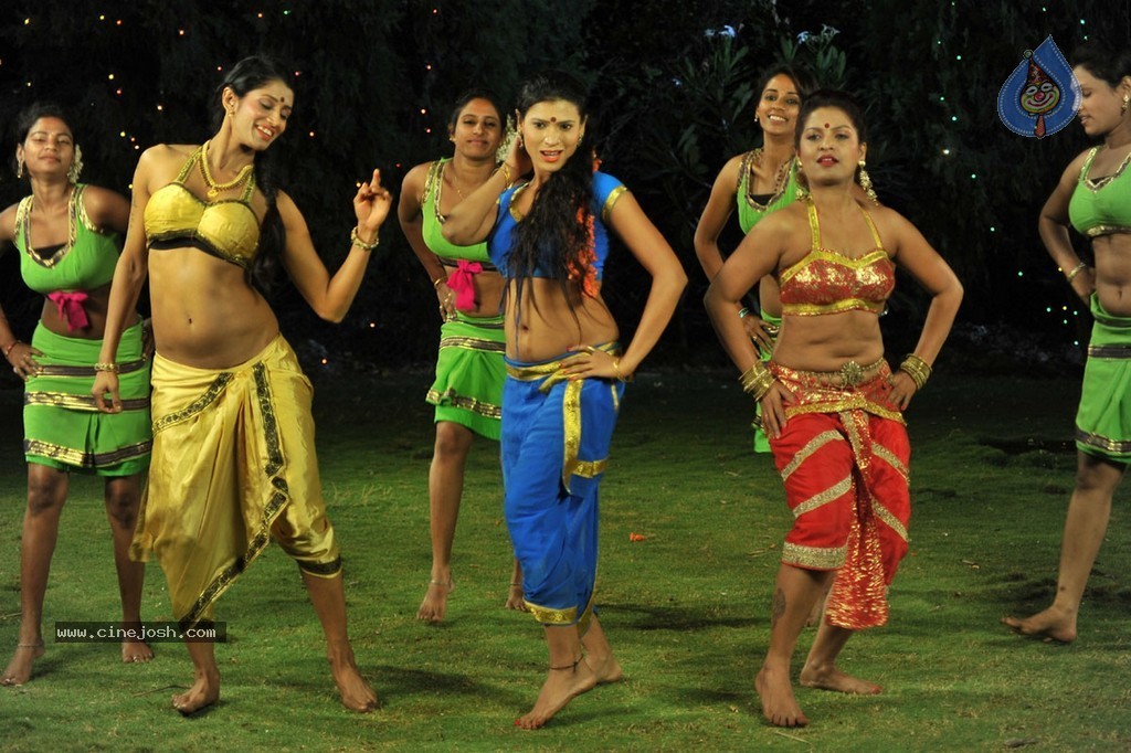 Raj Mahal Movie Item Song Stills - 96 / 104 photos