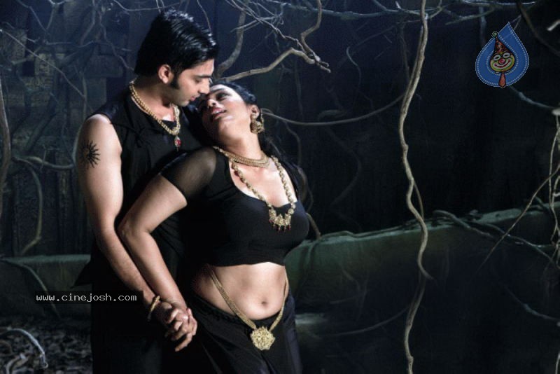 Rathinirvedam Tamil Movie Spicy Stills - 12 / 44 photos