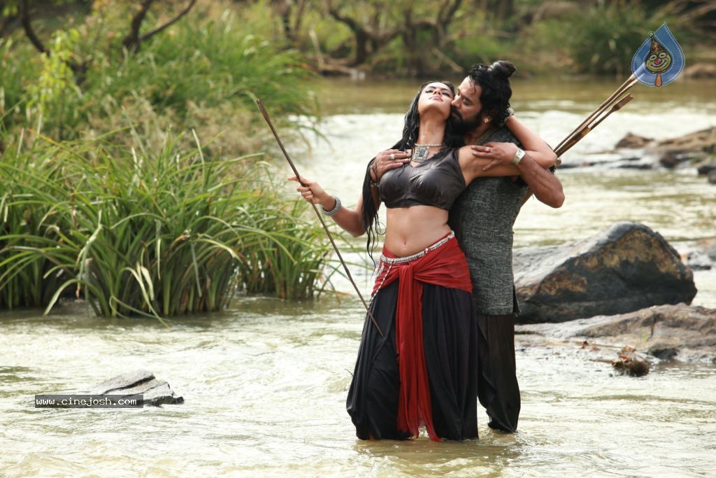Ravi Varma Movie Hot Photos - 8 / 24 photos