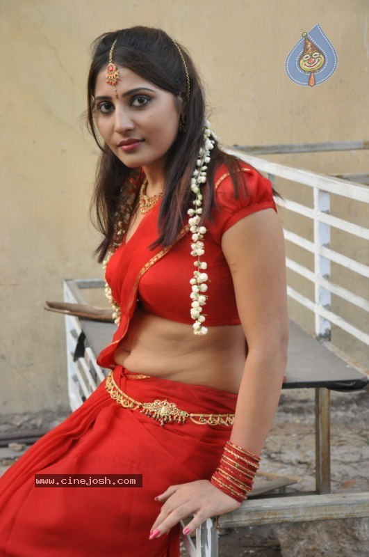 Reshmi Spicy Stills - 75 / 118 photos