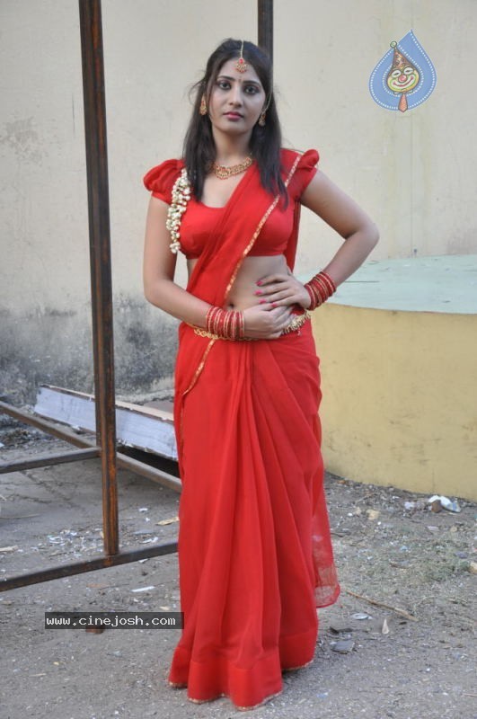 Reshmi Spicy Stills - 92 / 118 photos