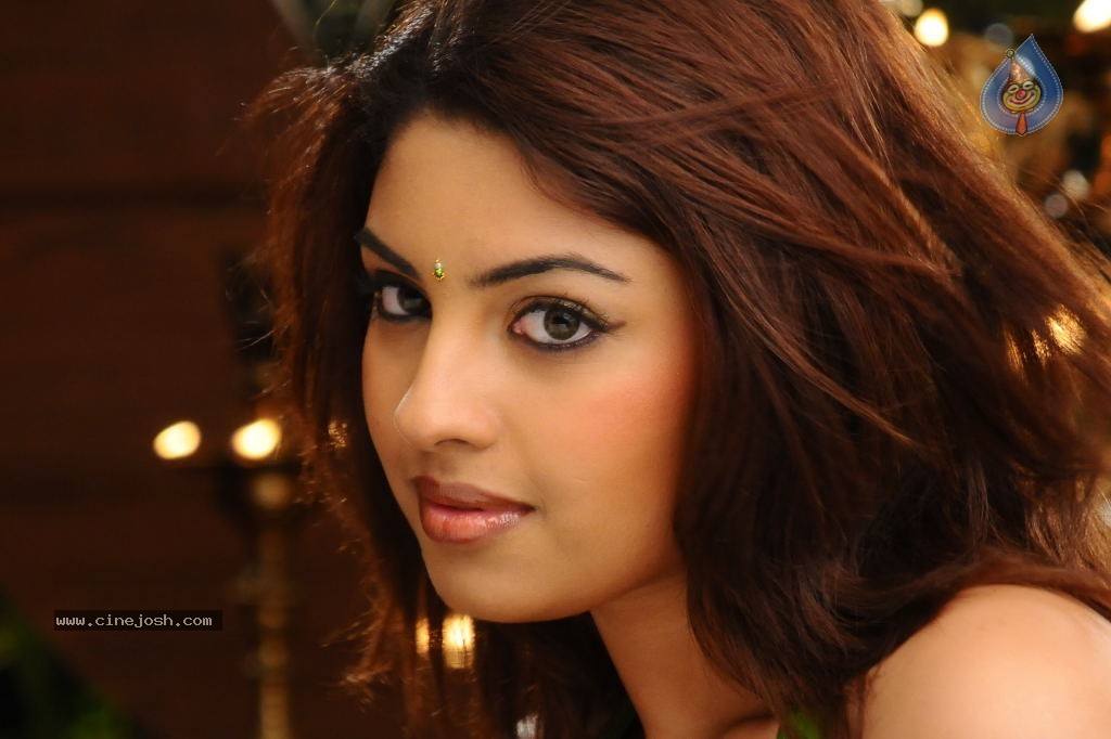 Richa Gangopadhyay Spicy Gallery - 18 / 51 photos