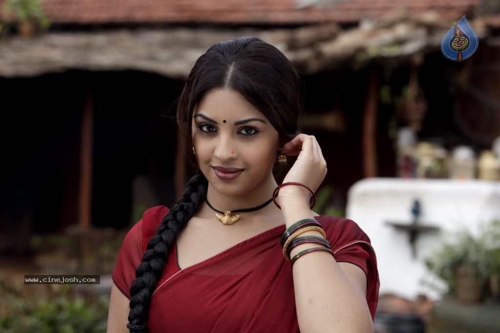 Richa Gangopadhyay Spicy Pics - 1 / 65 photos