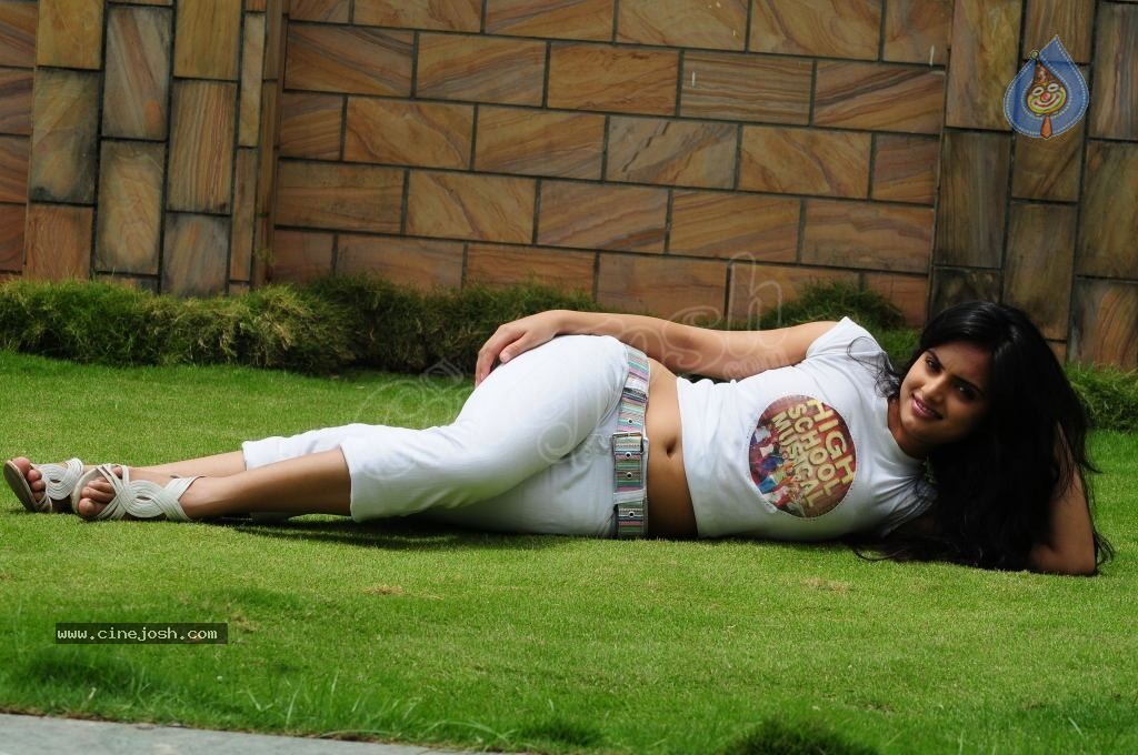 Ritu Kaur Hot Photos - 6 / 56 photos