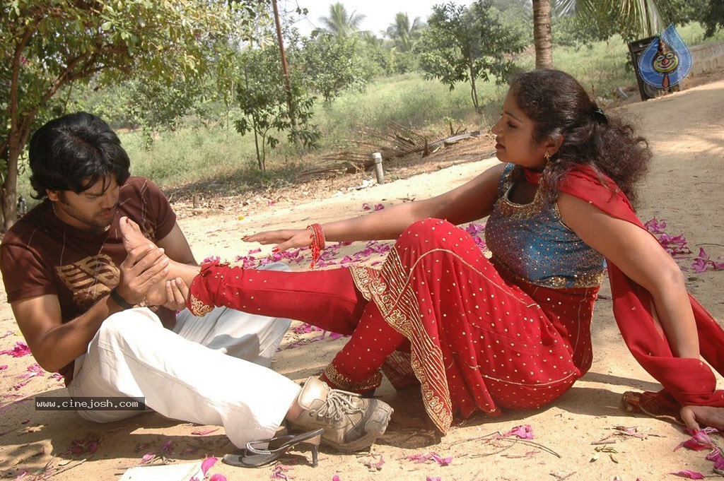 Sa Love Ba Tamil Movie Hot Stills - 18 / 28 photos