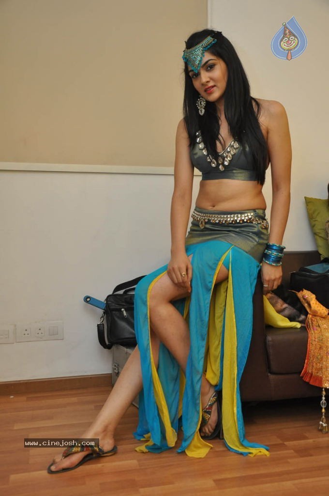Sakshi Choudary Hot Stills - 27 / 45 photos