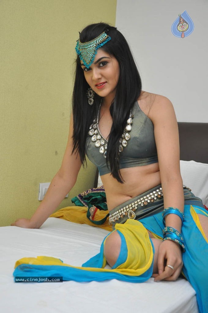 Sakshi Choudary Hot Stills - 31 / 45 photos