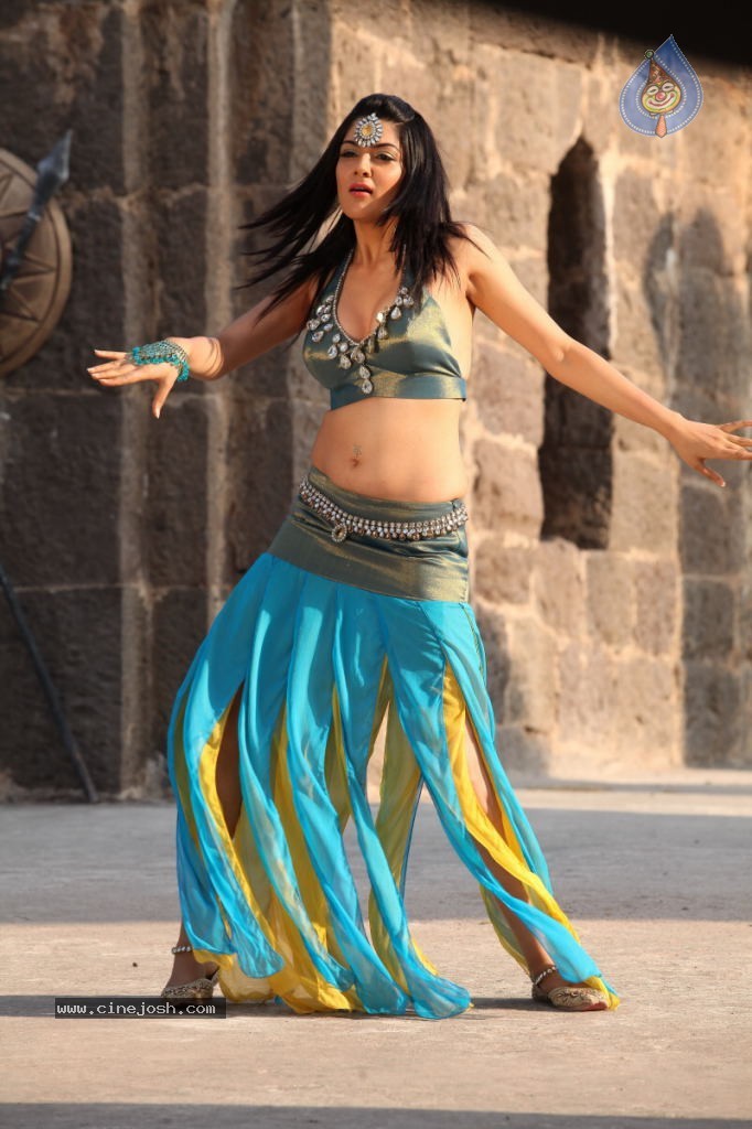 Sakshi Choudary New Hot Stills - 21 / 208 photos