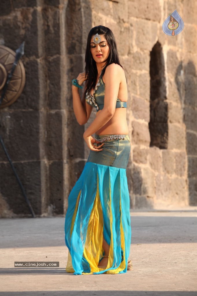 Sakshi Choudary New Hot Stills - 53 / 208 photos