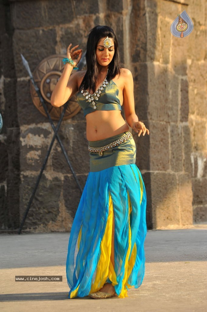 Sakshi Choudary New Hot Stills - 57 / 208 photos