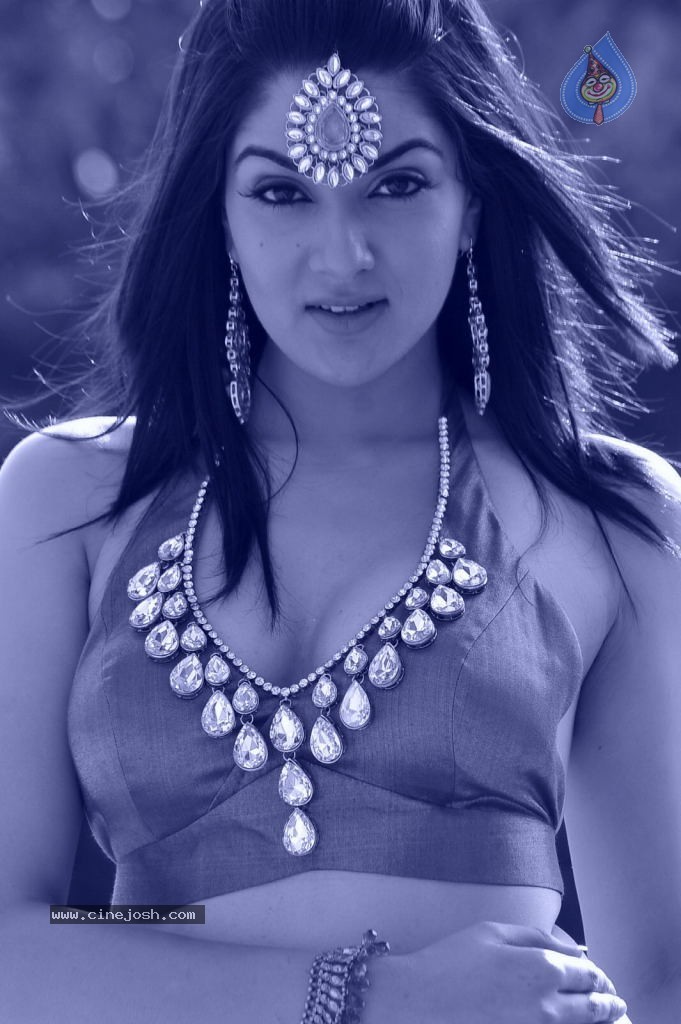Sakshi Choudary New Hot Stills - 85 / 208 photos
