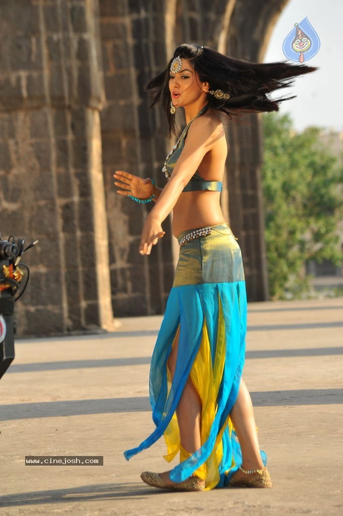 Sakshi Choudary New Hot Stills - 120 / 208 photos