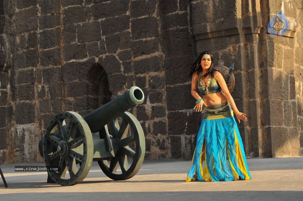 Sakshi Choudary New Hot Stills - 122 / 208 photos