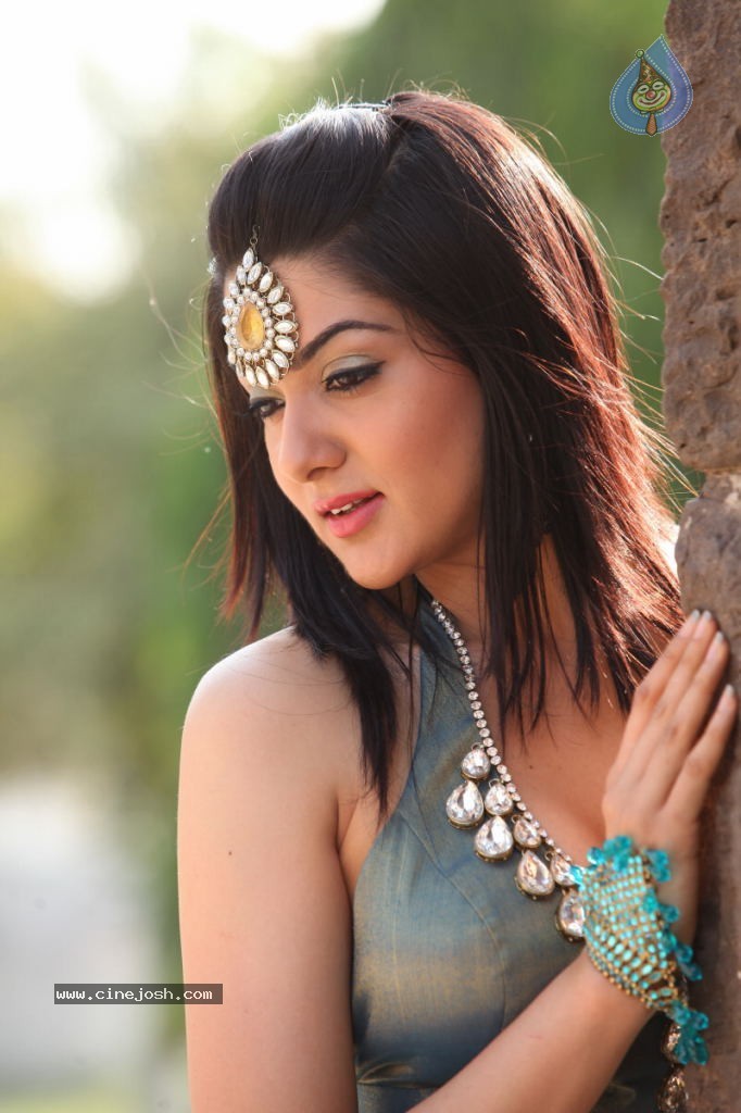 Sakshi Choudary New Hot Stills - 123 / 208 photos