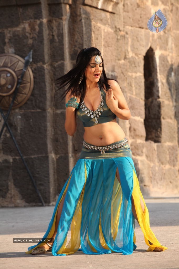Sakshi Choudary New Hot Stills - 128 / 208 photos