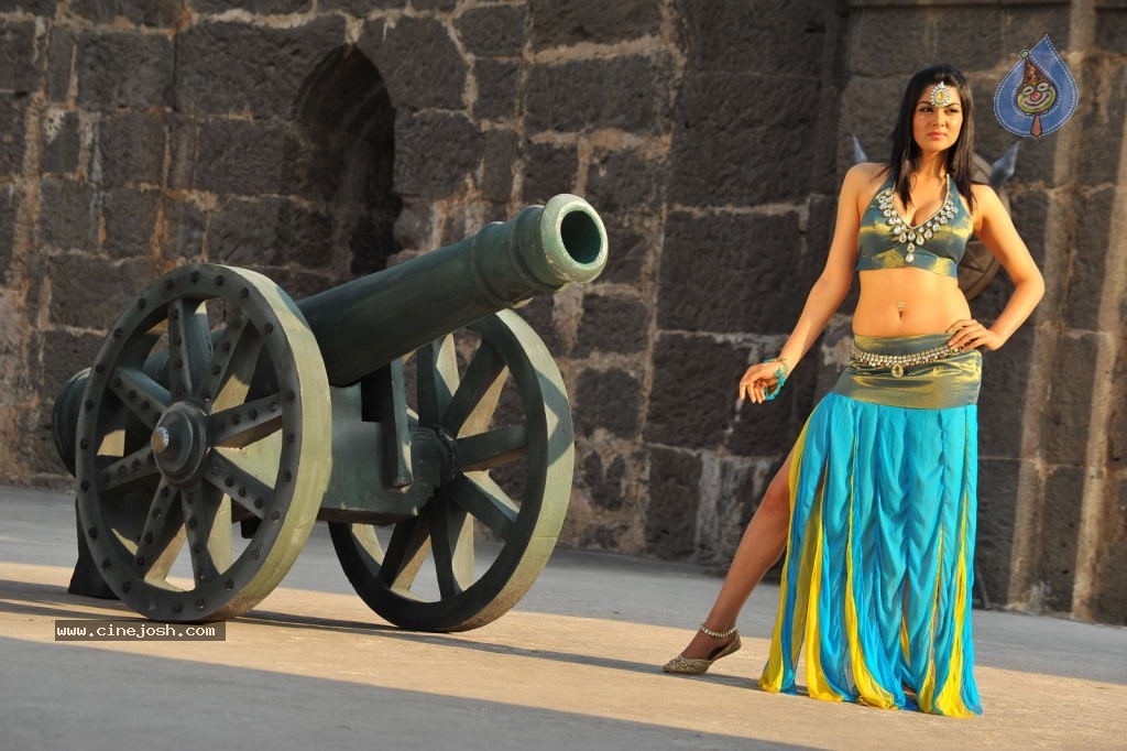 Sakshi Choudary New Hot Stills - 177 / 208 photos