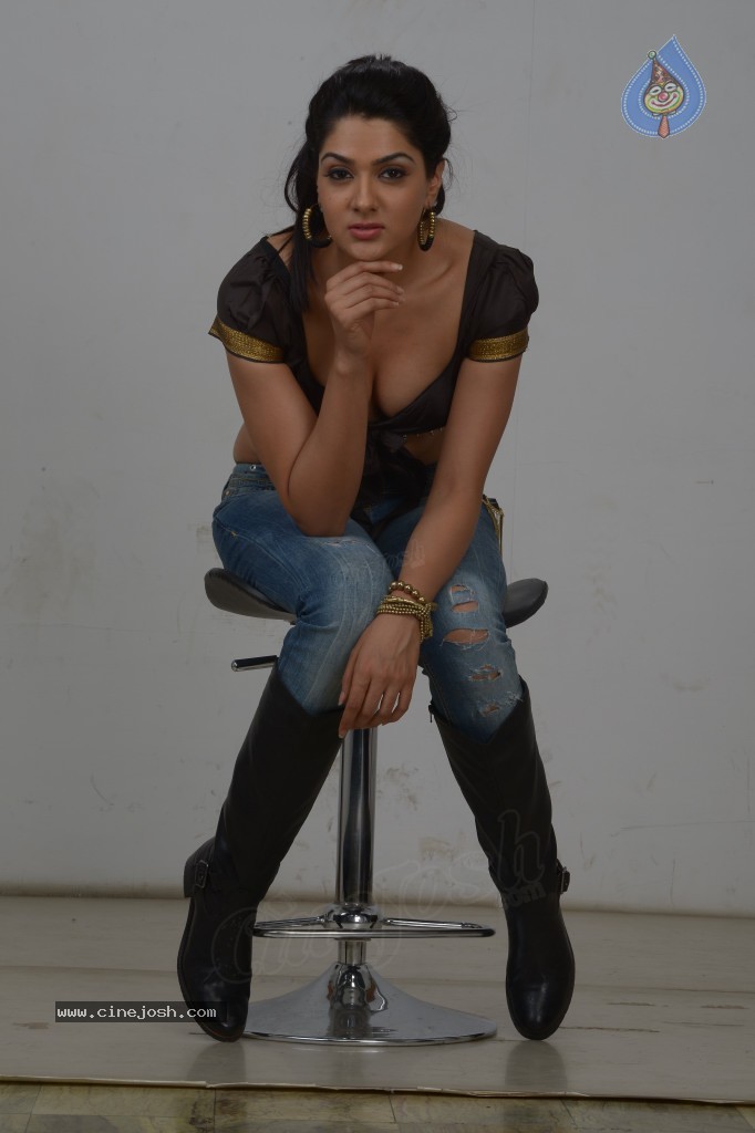 Sakshi Choudary Spicy Stills - 13 / 120 photos