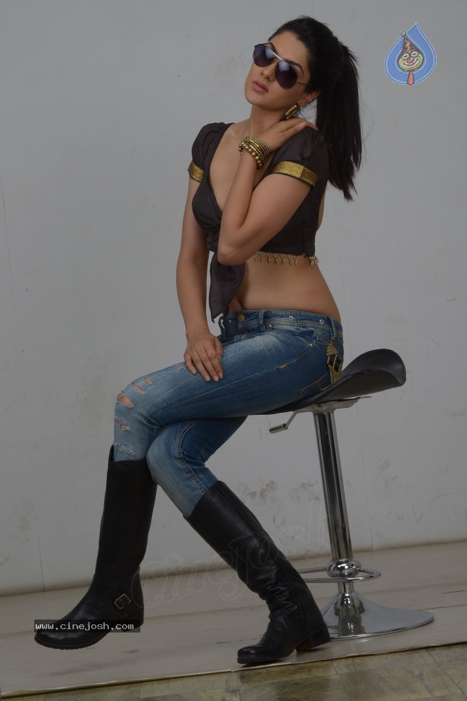 Sakshi Choudary Spicy Stills - 25 / 120 photos