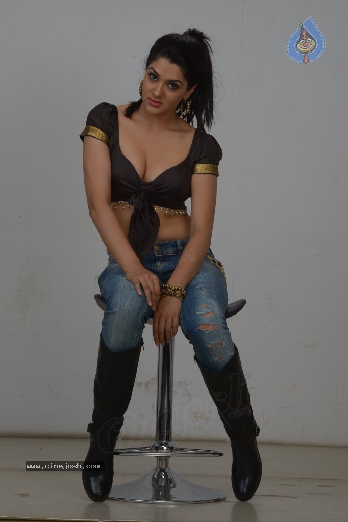 Sakshi Choudary Spicy Stills - 46 / 120 photos