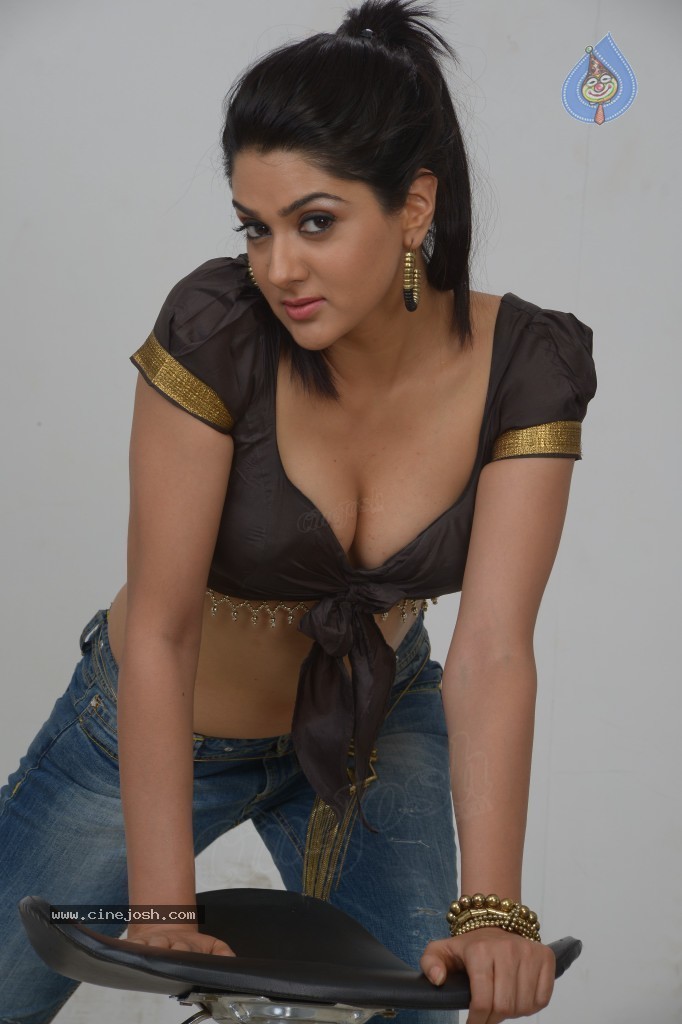 Sakshi Choudary Spicy Stills - 49 / 120 photos