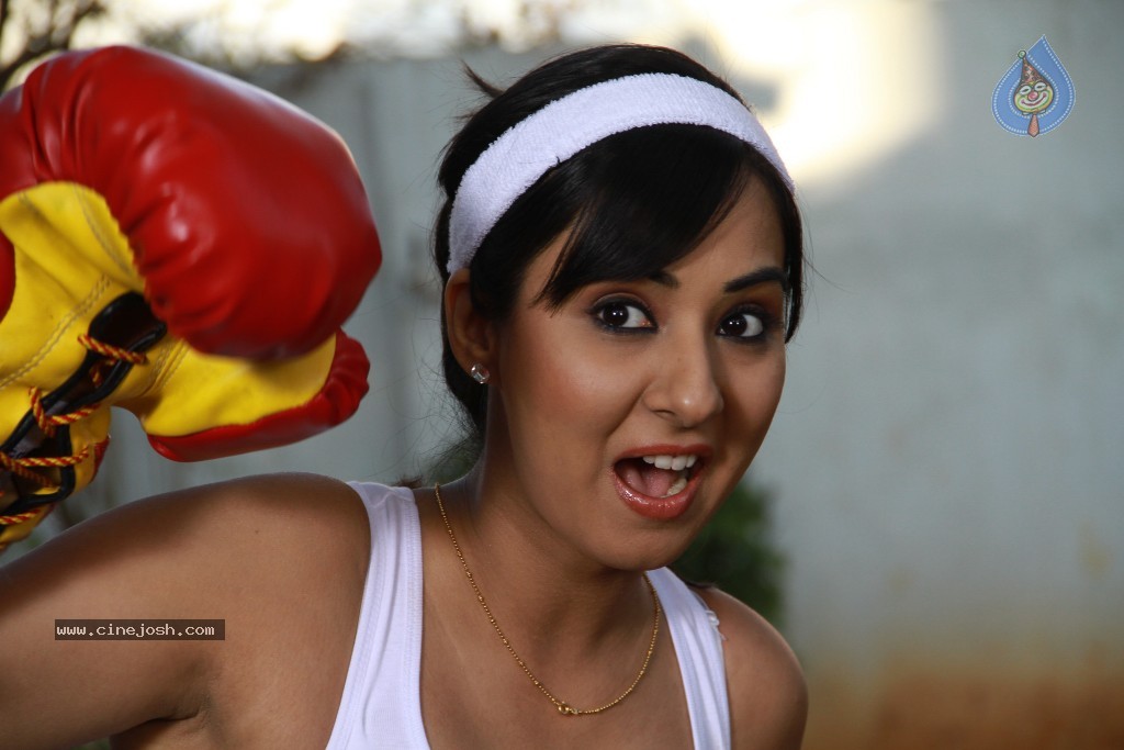 Sakshi Gulati Hot Photos - 86 / 97 photos