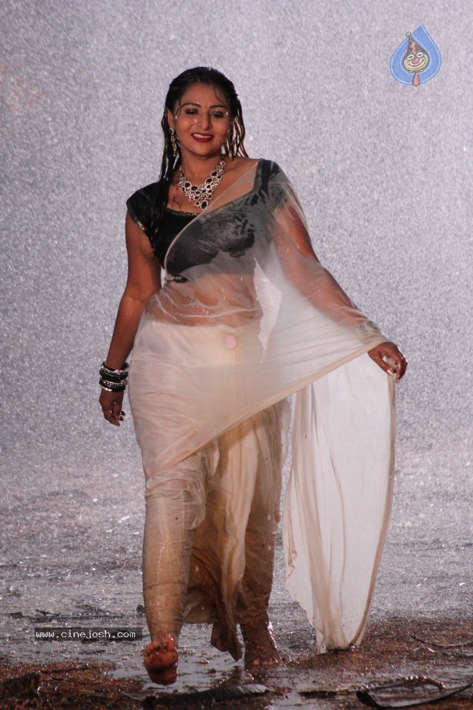 Samvritha Sunil Hot Stills - 22 / 45 photos