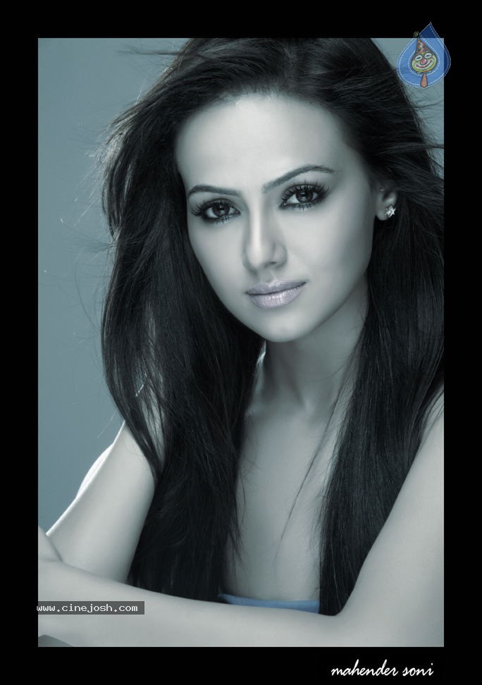 Sana Khan Hot Photos - 9 / 41 photos