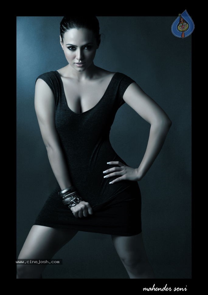 Sana Khan Hot Photos - 20 / 41 photos