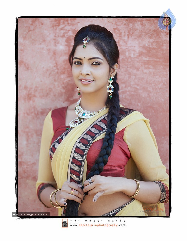 Sanchita Padukone Spicy Photos - 11 / 25 photos
