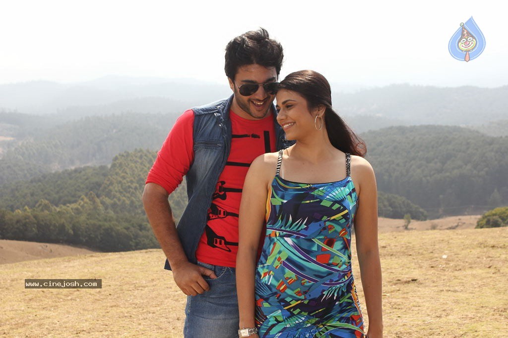 Sandhithathum Sindhithathum Tamil Movie Hot Stills - 15 / 63 photos