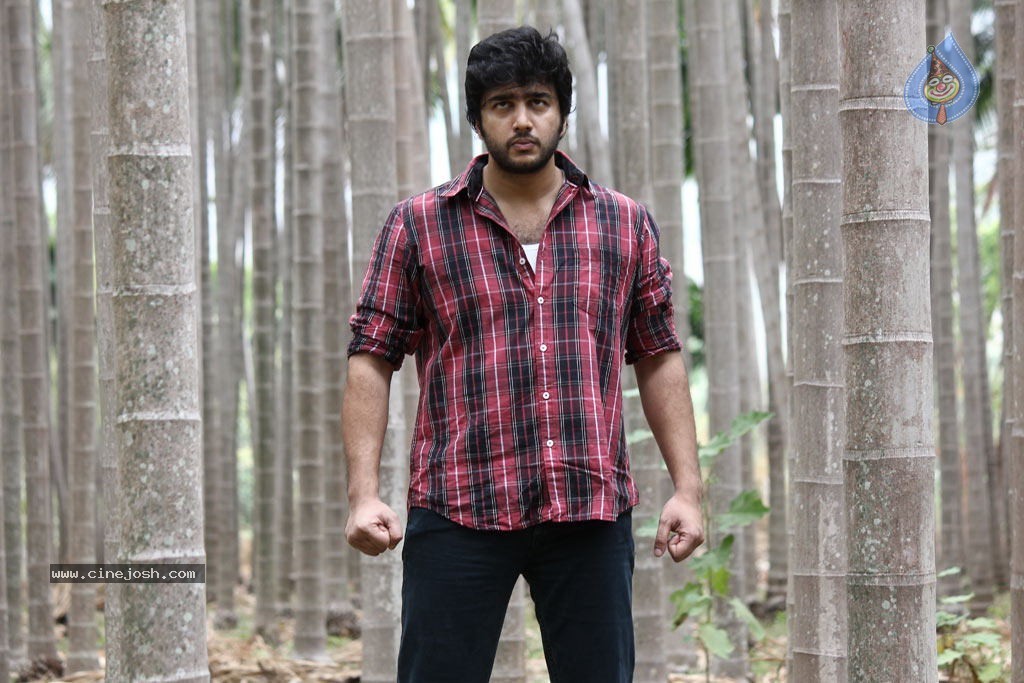 Sandhithathum Sindhithathum Tamil Movie Hot Stills - 21 / 63 photos