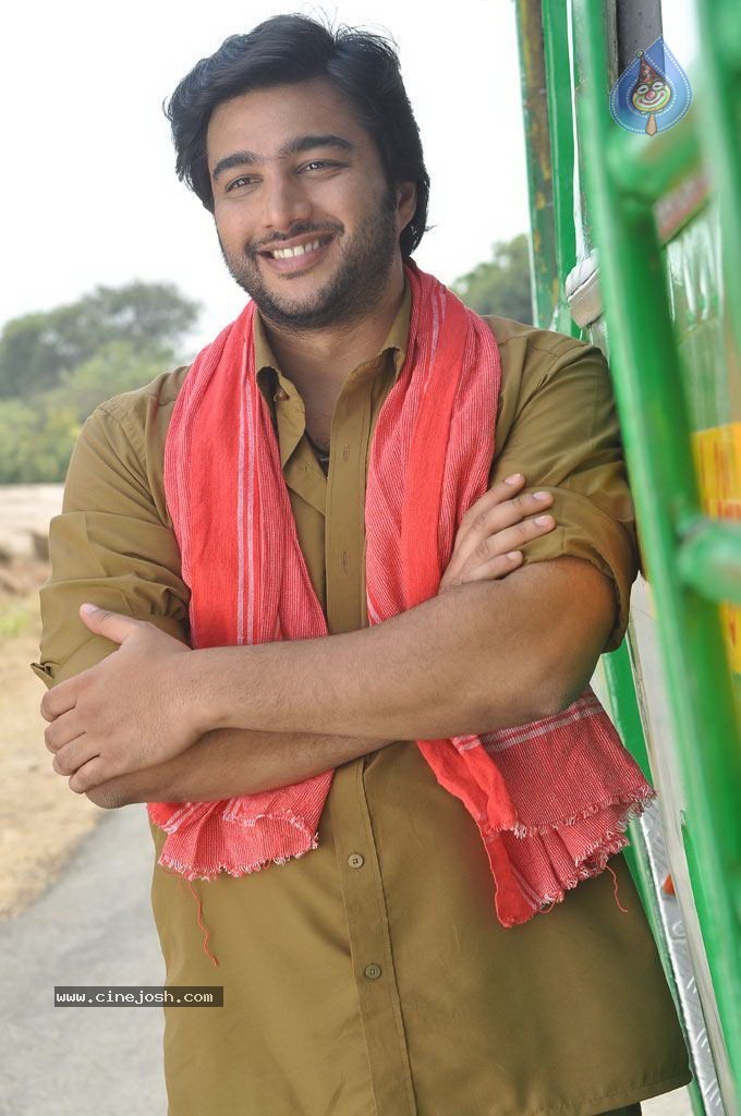 Sandhithathum Sindhithathum Tamil Movie Hot Stills - 22 / 63 photos