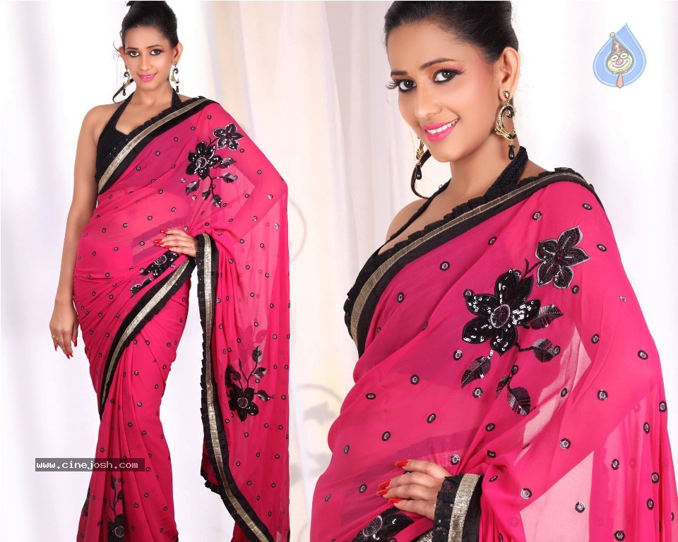 Sanjana Singh Spicy Stills - 16 / 39 photos