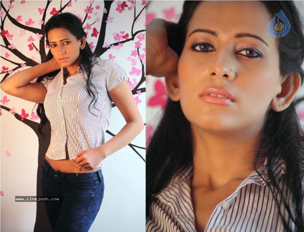Sanjana Singh Spicy Stills - 36 / 39 photos