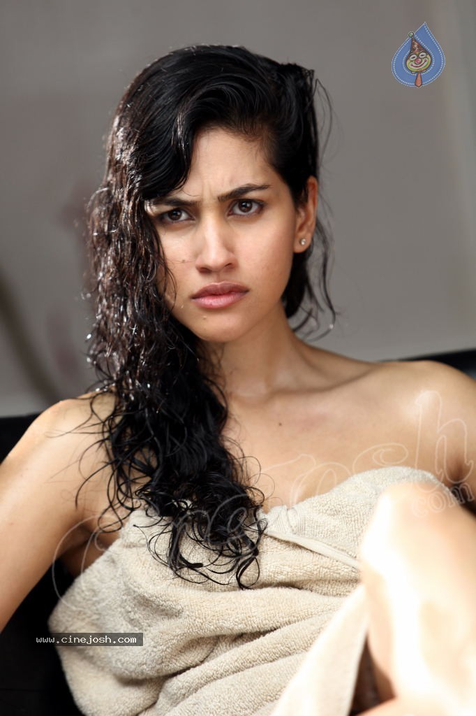 Anjali Lavania Hot Photos - 63 / 68 photos