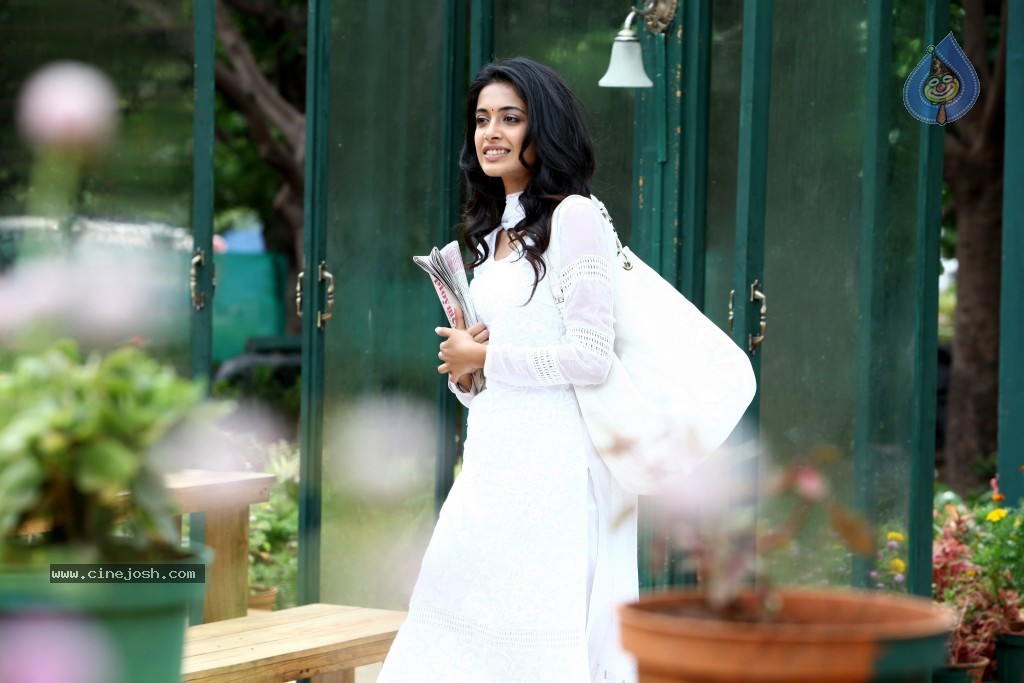 Sarah Jane Dias Hot Stills - 69 / 86 photos