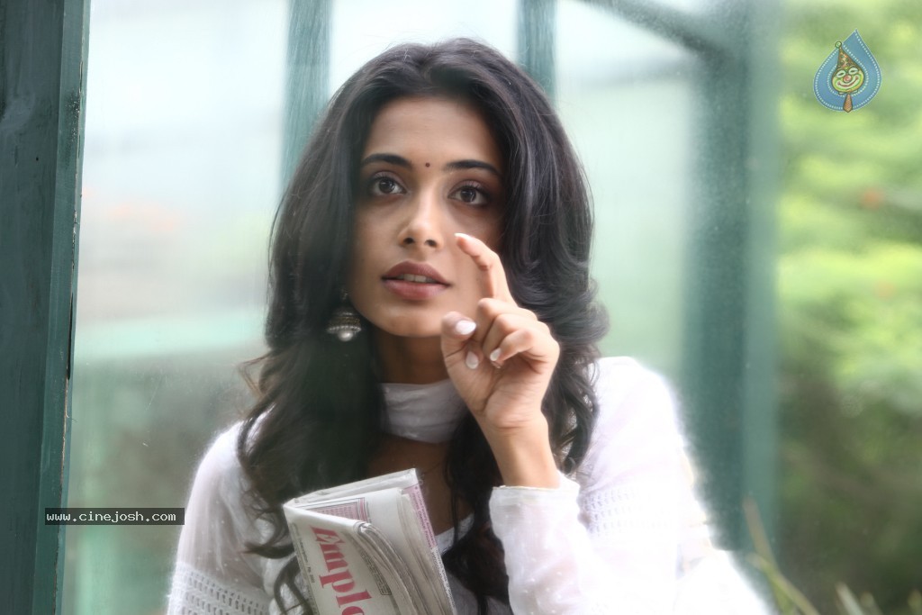 Sarah Jane Dias Hot Stills - 80 / 86 photos