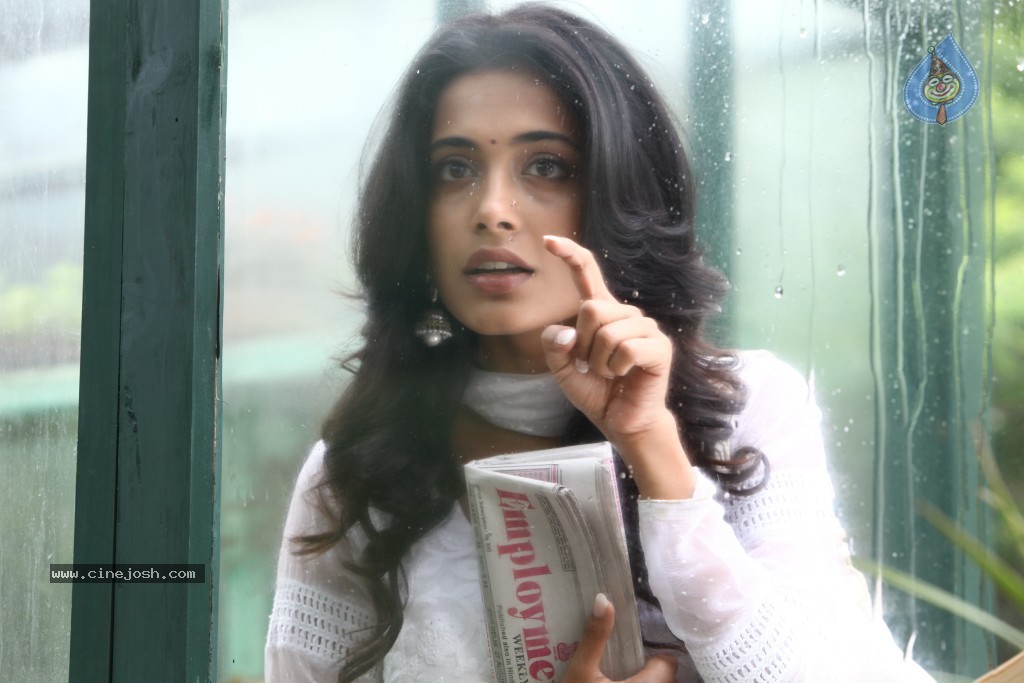 Sarah Jane Dias Hot Stills - 83 / 86 photos