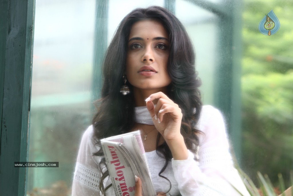 Sarah Jane Dias Hot Stills - 84 / 86 photos
